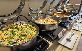 Holiday Inn Vancouver-Centre Broadway By Ihg